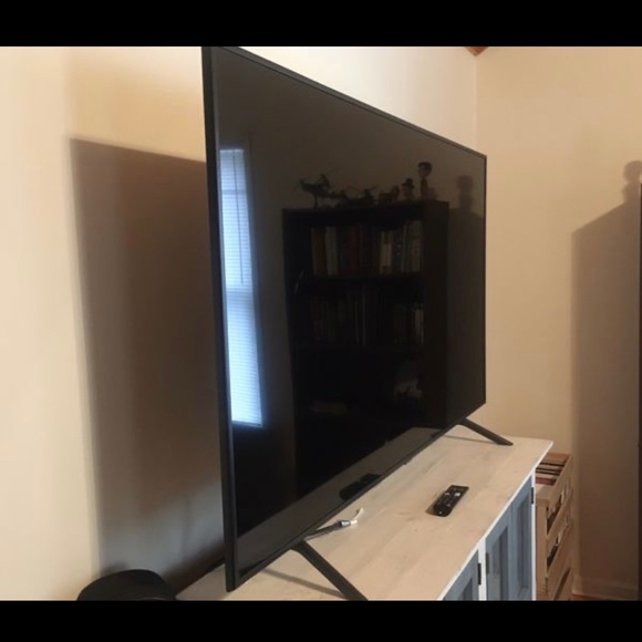 65inch Samsung tv - Picture 2 of 4